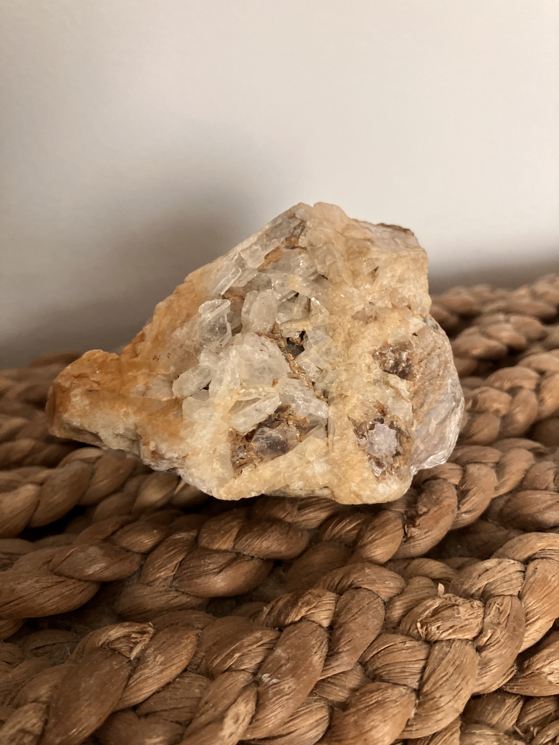 Tourmaline verte (Verdélite) sur Albite et Quartz - Minas Gerais - Brésil Poids 99gr Hauteur 6.5cm 2