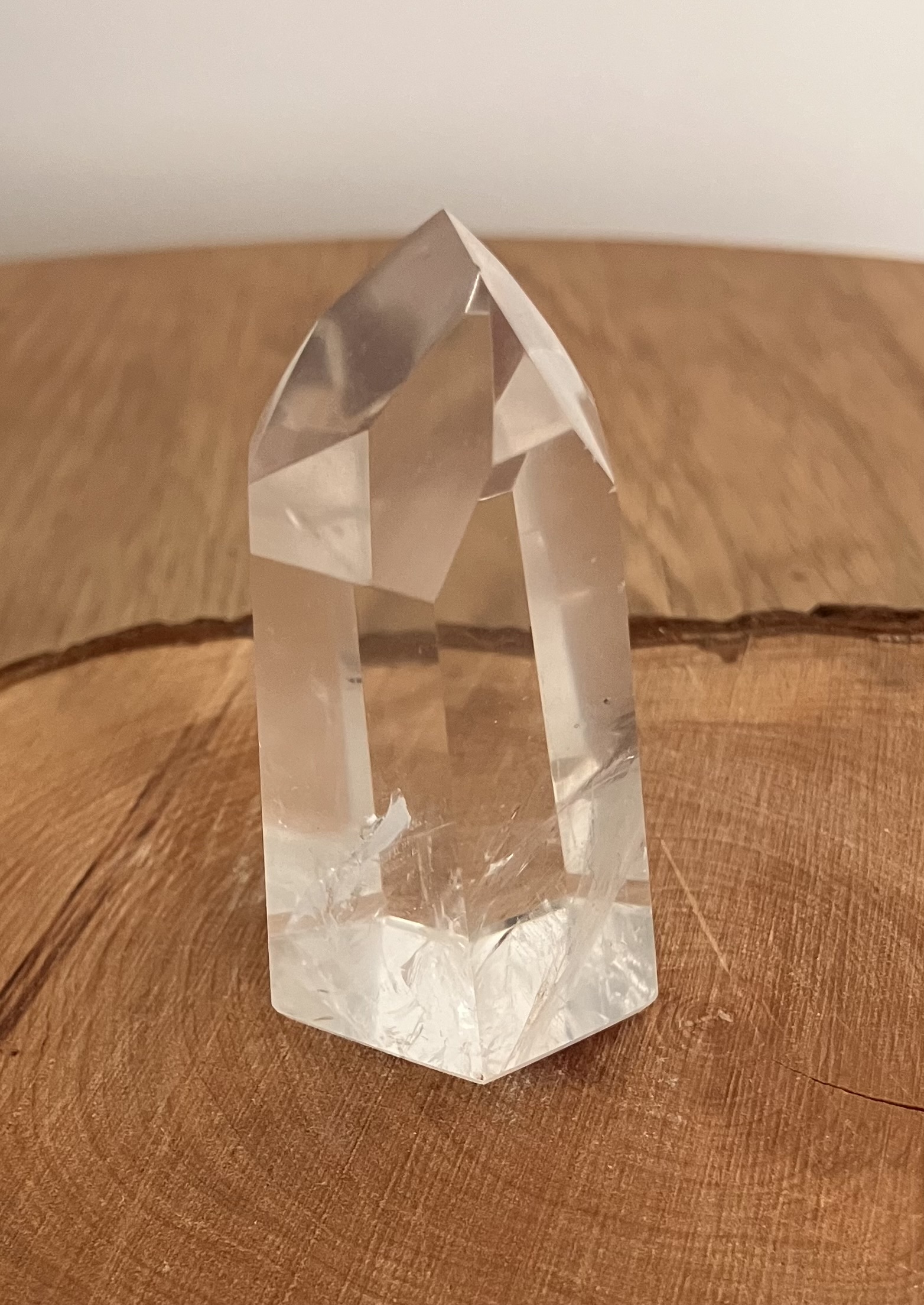 Pointe Cristal de Roche Corinto Brésil : Poids 63gr Hauteur 5.5cm Largeur 3,5cm 2