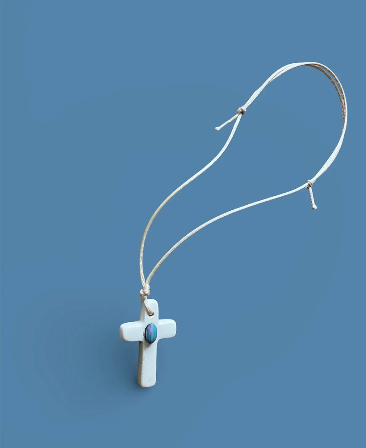 Croix en céramique - Opale